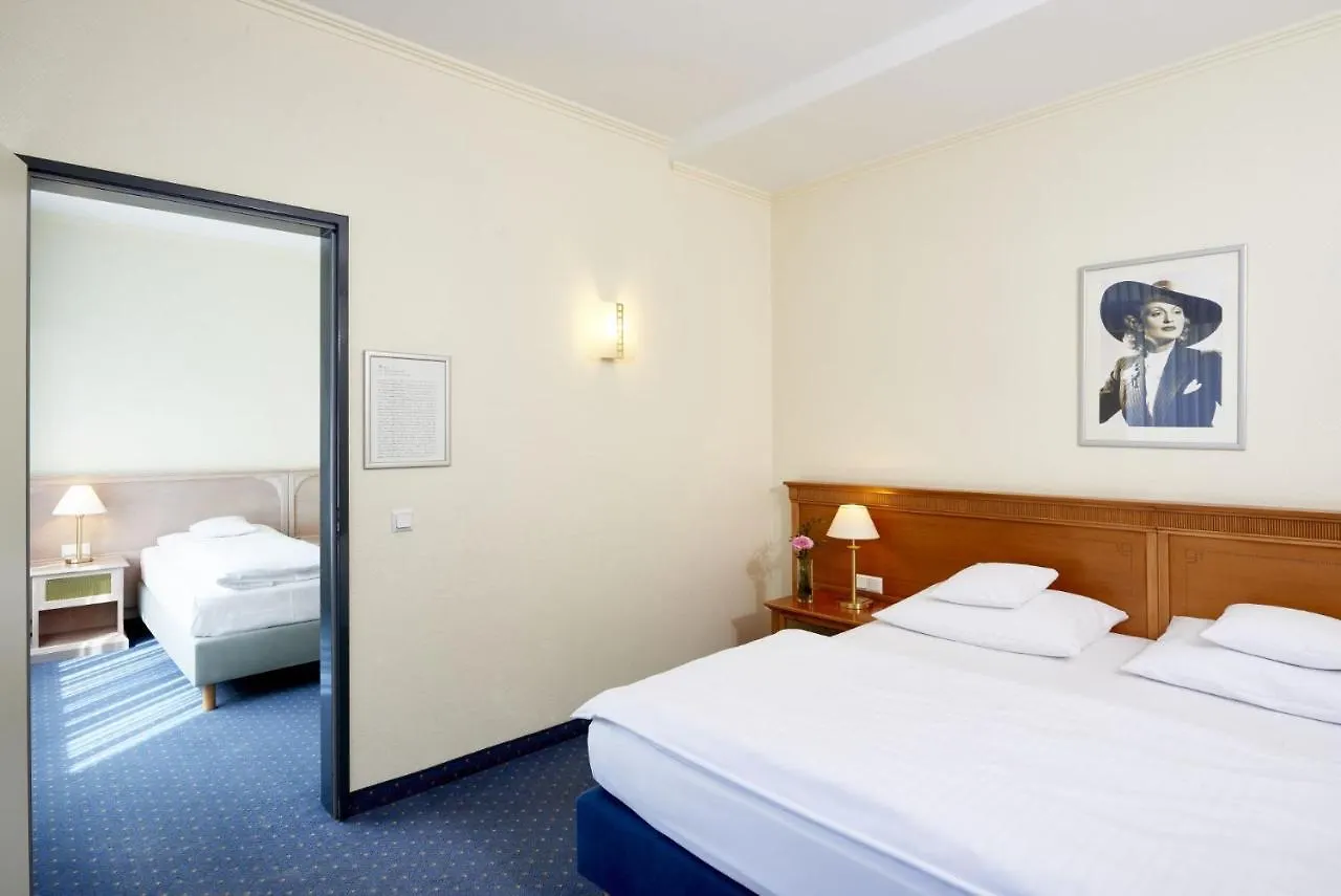 Hollywood Media Hotel Am Kurfuerstendamm Berlin 4*,